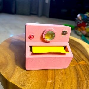 Pink Polaroid pop up post-it dispenser